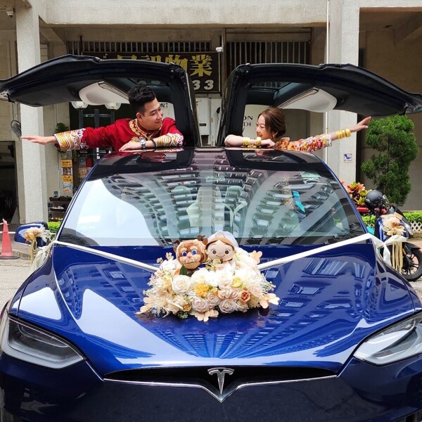 Tesla 結婚花車 - WeddingCars.hk-3-婚禮當日